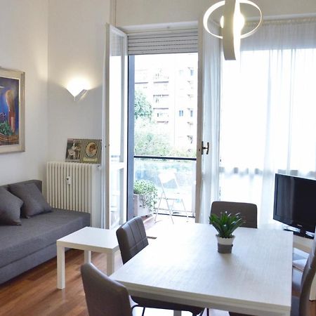 New Renovated Apartment With Balcony Porta Romana Mailand Exterior foto