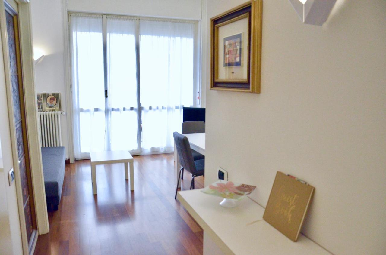New Renovated Apartment With Balcony Porta Romana Mailand Exterior foto